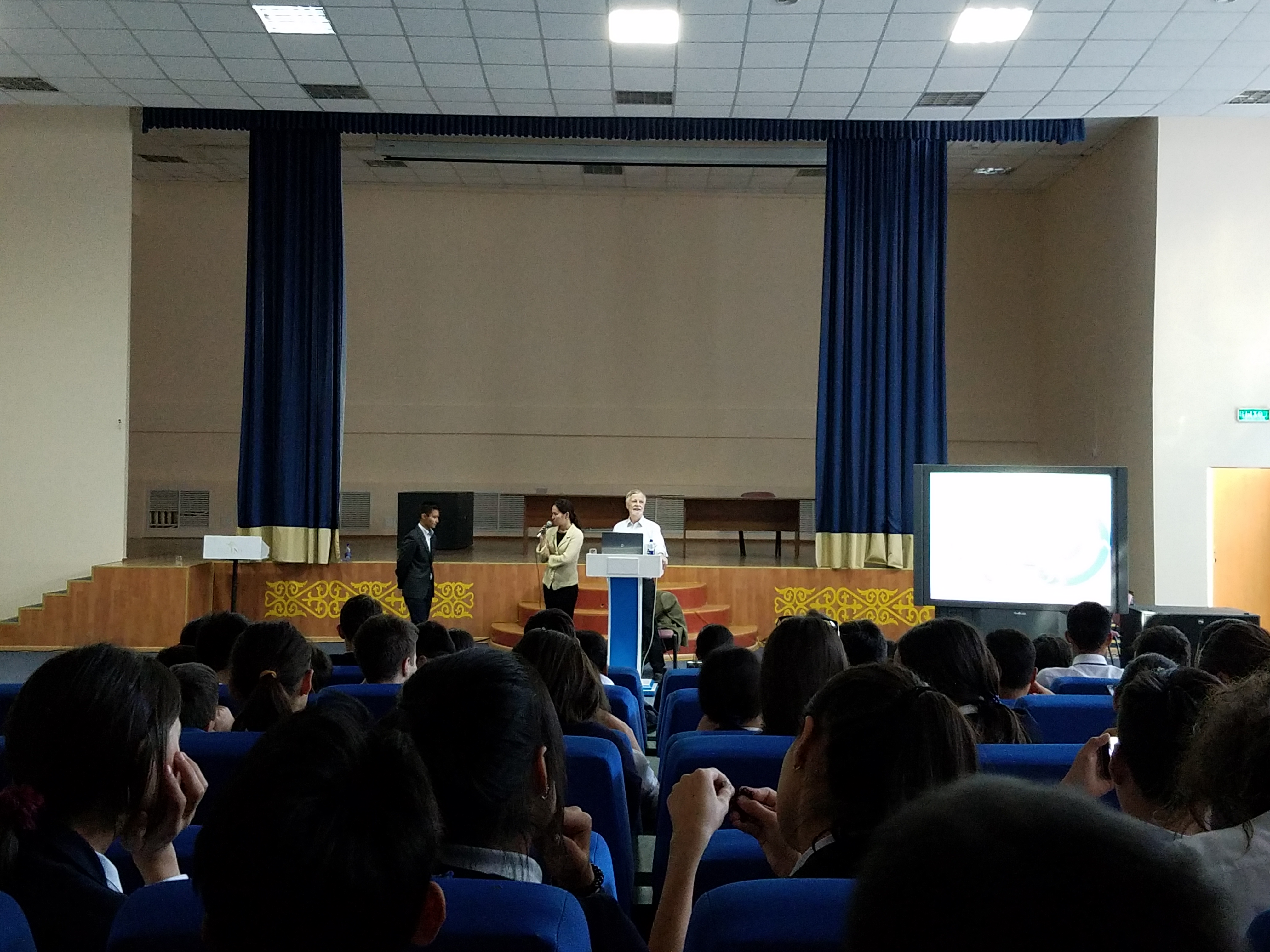 International Science and Technology Center's lectures to the children of the well-known Republican School of Physics and Math